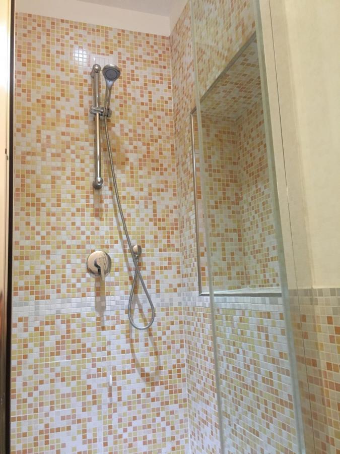 La Finestra Sul Colosseo B&B 1 ローマ エクステリア 写真