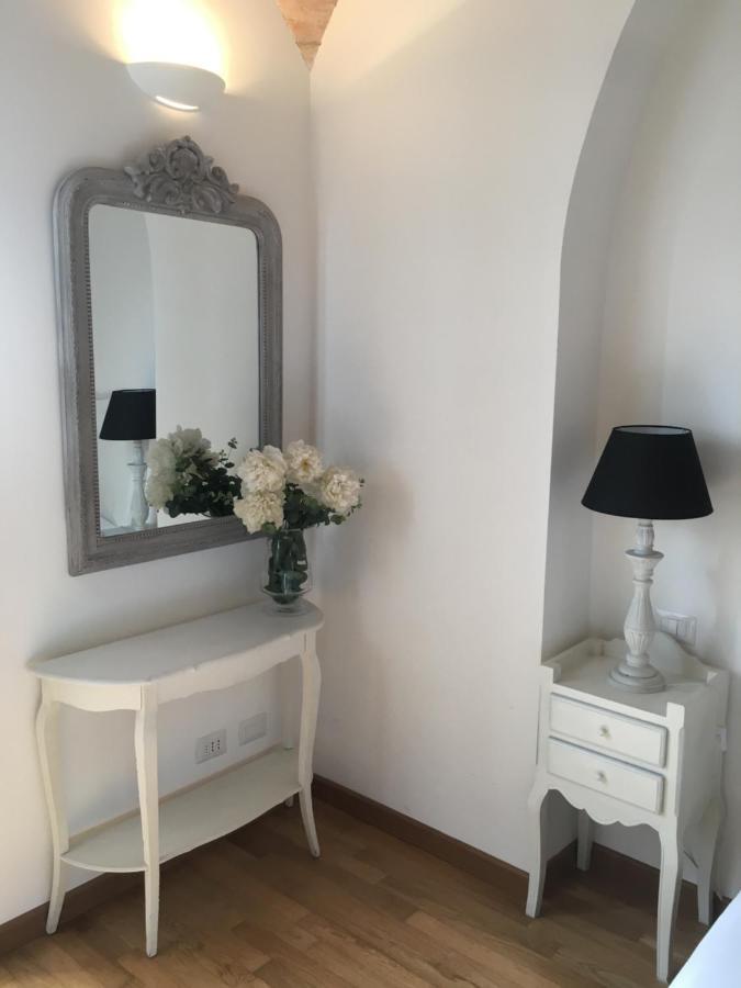 La Finestra Sul Colosseo B&B 1 ローマ エクステリア 写真