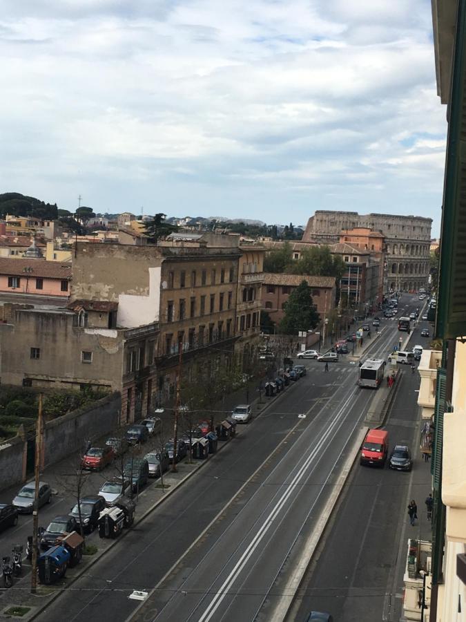 La Finestra Sul Colosseo B&B 1 ローマ エクステリア 写真